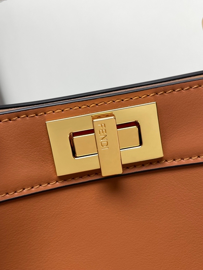 フェンディバッグ素材ディテール